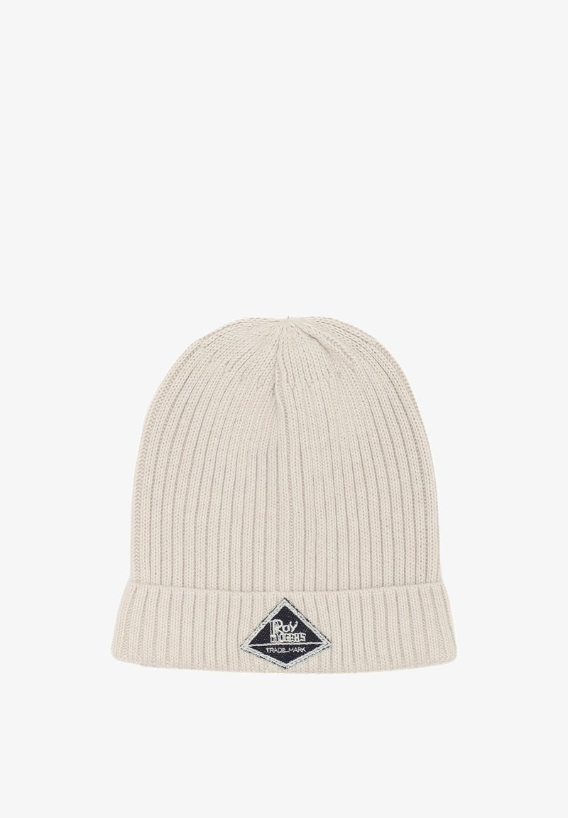 Berretto beige a maglia con texture a coste, risvolto e una patch logo a forma di diamante nera cucita sulla parte anteriore.