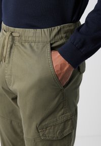 INDICODE JEANS Παντελόνι cargo - olive