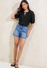 Lipsy REGULAR FIT - BRODERIE PUFF SLEEVE  - Palaidinė - black