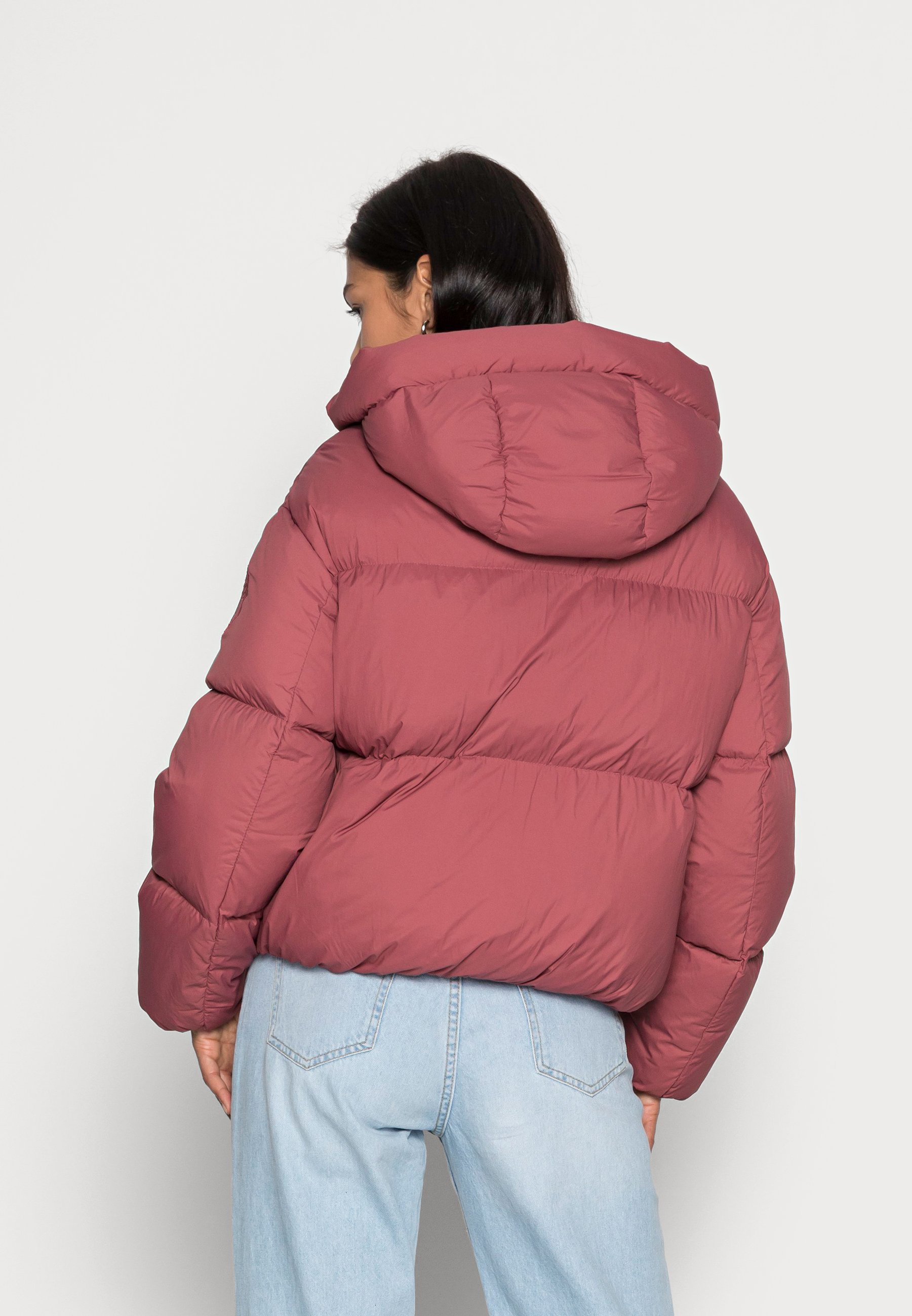 tnf nuptse 600
