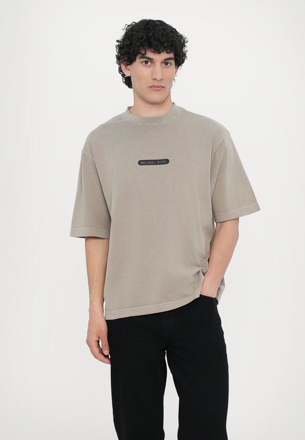 GARMENT DYE LOOGO TEE - Print T-shirt - dusty sage2