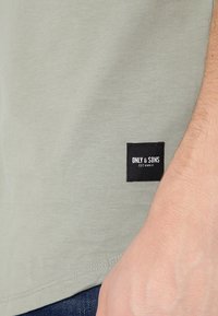 Only & Sons ONSMATT LIFE LONGY TEE  - T-shirt basic - seagrass