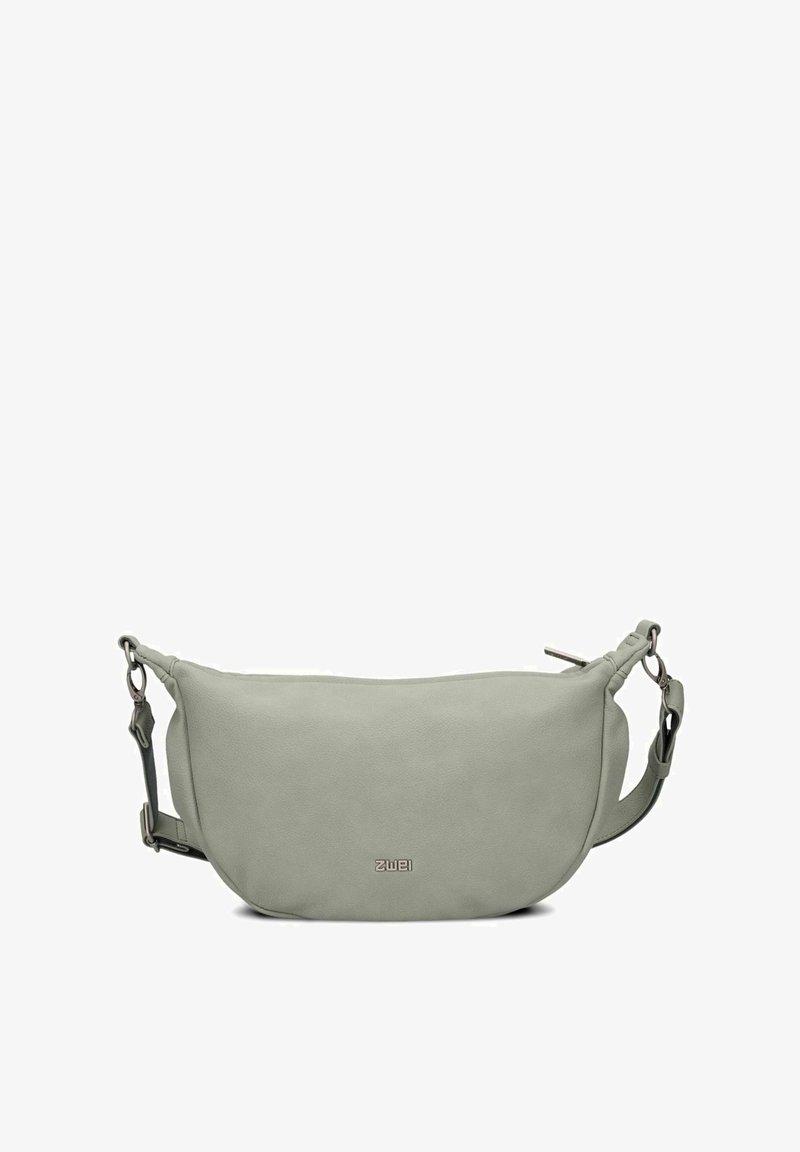 Borsa a tracolla a forma di mezzaluna grigio chiaro con tracolla regolabile e chiusura a zip, con piccolo dettaglio del logo in metallo sul fronte.
