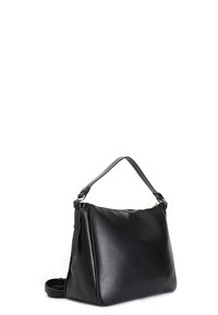 Svart läderaxelväska med en mjuk textur, rund form, dubbla handtag och en avtagbar rem. Har dragkedjestängning på toppen.