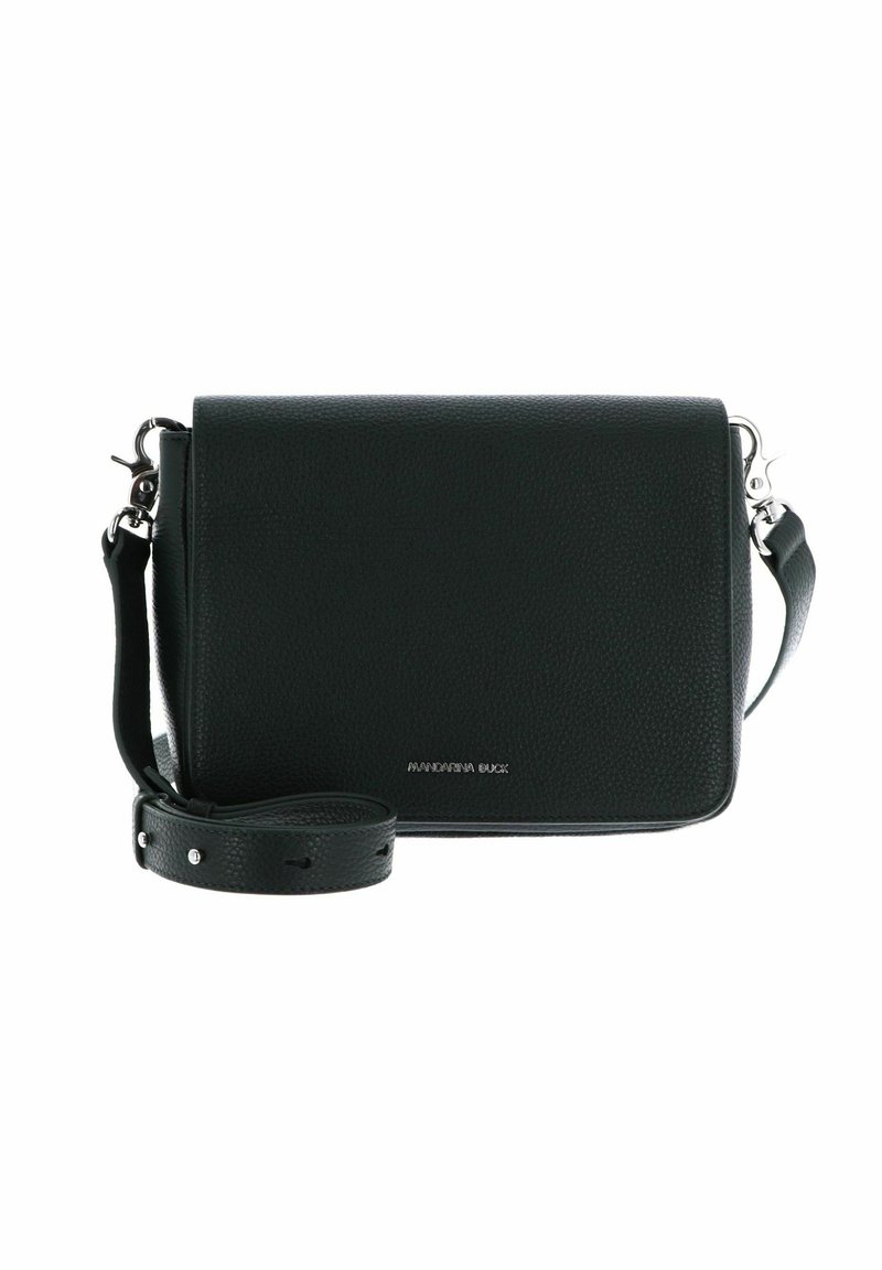 Sacoche rectangulaire en cuir noir avec une sangle réglable et des accessoires en métal argenté, avec le logo Mandarina Duck sur le rabat avant.