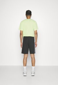 adidas Sportswear AEROREADY ESSENTIALS SINGLE  3-STRIPES SHORTS - Sportske kratke hlače - black/white