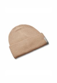 Berretto beige lavorato a maglia con risvolto pieghevole, caratterizzato da un motivo testurizzato e un piccolo etichetta grigia con design triangolari sul lato.