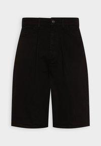 Mustat polvenmittaiset shortsit, joissa on edessä nappi, vyölenkit ja taskut, esillä yksinkertaisen valkoisen taustan edessä.