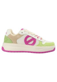 Sneaker mit einem weißen synthetischen Obermaterial, pinken Akzenten, grünen Wildlederdetails und einem lasergeschnittenen Logo. Gummisohle in Pink. Schnürverschluss.
