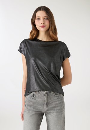 - T-shirt z nadrukiem