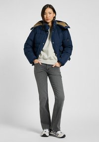Lee LINED SHORT PUFFER WITH HOOD RELAXED FIT - Giacca invernale - rivet navy