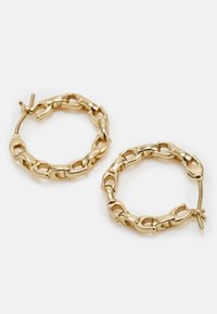 Zlaté kruhové náušnice s designem řetězového článku. Kulatý tvar, který obsahuje hladké a strukturované segmenty. Bezpečné zapínání pro uzavření.