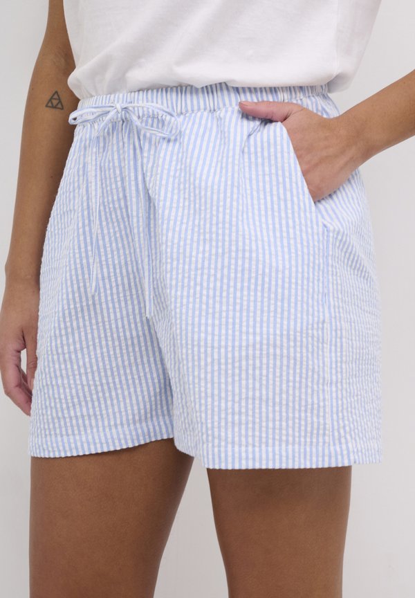 KAELNA  - Shorts - chalk windsurfer seersucker3