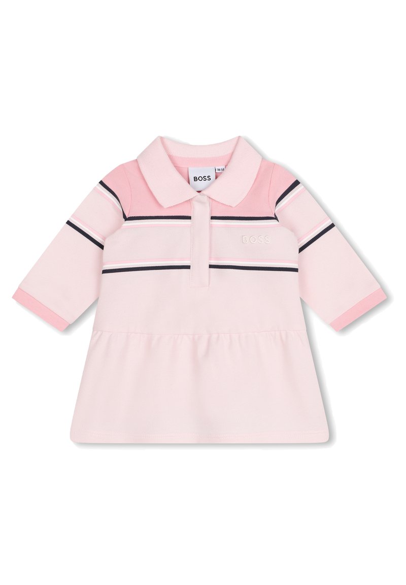 Robe polo rose clair avec un col, présentant des rayures horizontales bleu marine et roses, des manches longues et une jupe évasée.