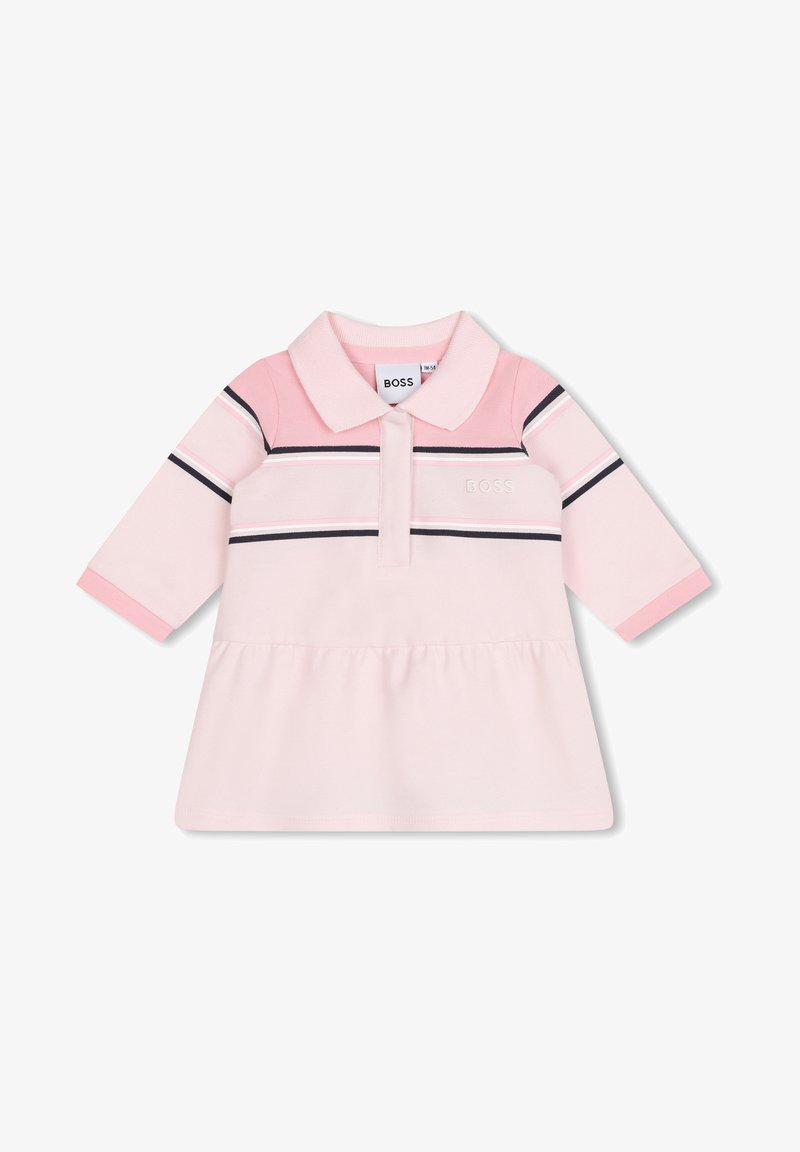 Robe polo rose clair avec un col, présentant des rayures horizontales bleu marine et roses, des manches longues et une jupe évasée.