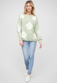 Cloud 5ive CREWNECK WITH FLOWERS - Svetrík - mint white