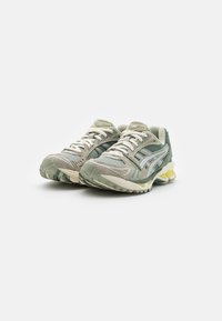 ASICS SportStyle GEL-KAYANO 14 UNISEX - Sapatilhas - olive grey/pure silver