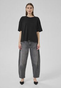 My Essential Wardrobe HELLE EMB BOXY - Basic T-shirt - black