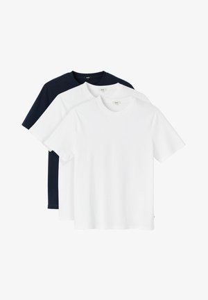 Trois t-shirts unis à manches courtes et col rond empilés ; deux blancs devant et un noir derrière, sur fond blanc.