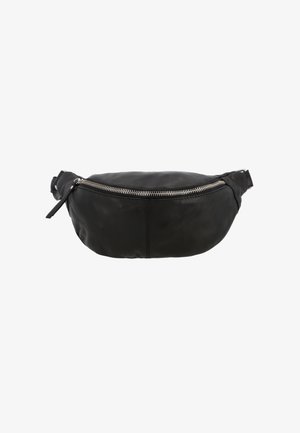 Sac à taille en cuir noir avec fermeture éclair argentée et sangle ajustable sur fond blanc.