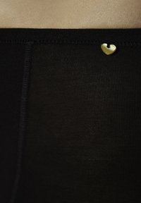 Thumbnail Image 3