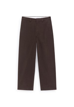 Pantalon marron à jambes larges avec une texture lisse, doté d'une taille classique et de passants pour ceinture, conçu pour une coupe décontractée.
