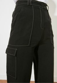 Trendyol Kalhoty - black