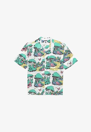 Kortærmet skjorte med knapper, der har et farverigt naturtryk med træer, blomster og sommerfugle på en lys baggrund. Polyester stof.