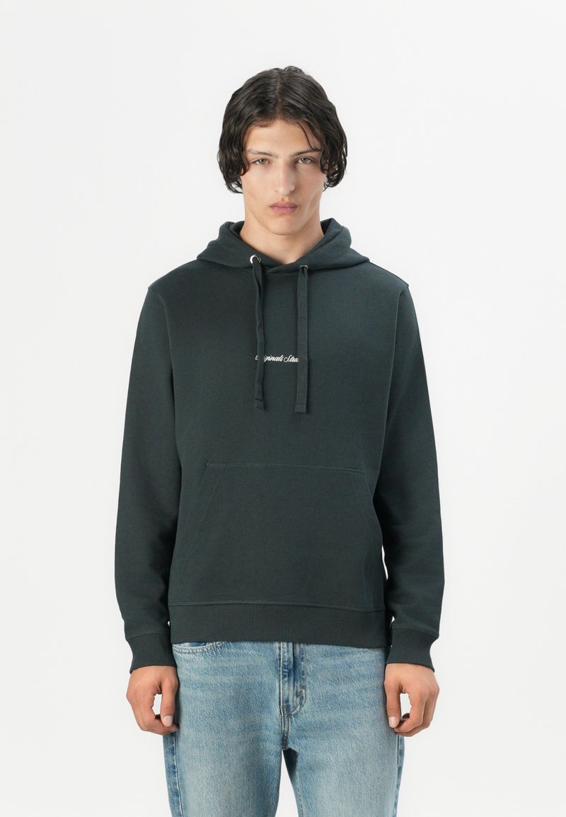 Donkergroene hoodie van een katoenmix. Voorzien van een voorkwab, een verstelbare trekkoordkap, ribgebreide manchetten en een geborduurd logo.