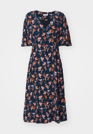 Robe florale marine avec des manches courtes, un décolleté en V et une silhouette fluide ornée de motifs floraux roses et orange.