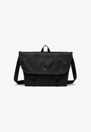 Borsa a tracolla nera con chiusura a patta, tasca frontale con zip, tracolla regolabile e due cinturini di fissaggio. Materiale in tessuto texturizzato.