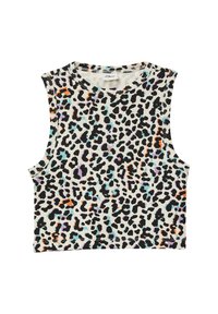 Ärmelloses Cropped Top im Leopardenmuster in Creme, mit bunten Flecken in Schwarz, Orange, Blau und Lila auf geripptem Stoff. Rundhalsausschnitt.
