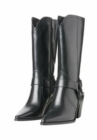 Zwarte leren cowboylaarzen met spitse neuzen, enkelband en blokhak. Kenmerkt zich door een gladde textuur en een gebogen topdesign.