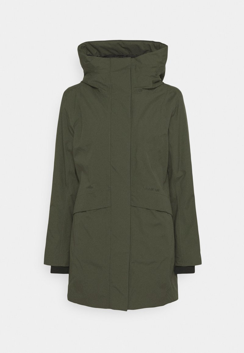 Manteau d’hiver à capuche vert foncé avec manches longues et fermeture éclair avant dissimulée sur un fond clair uni.