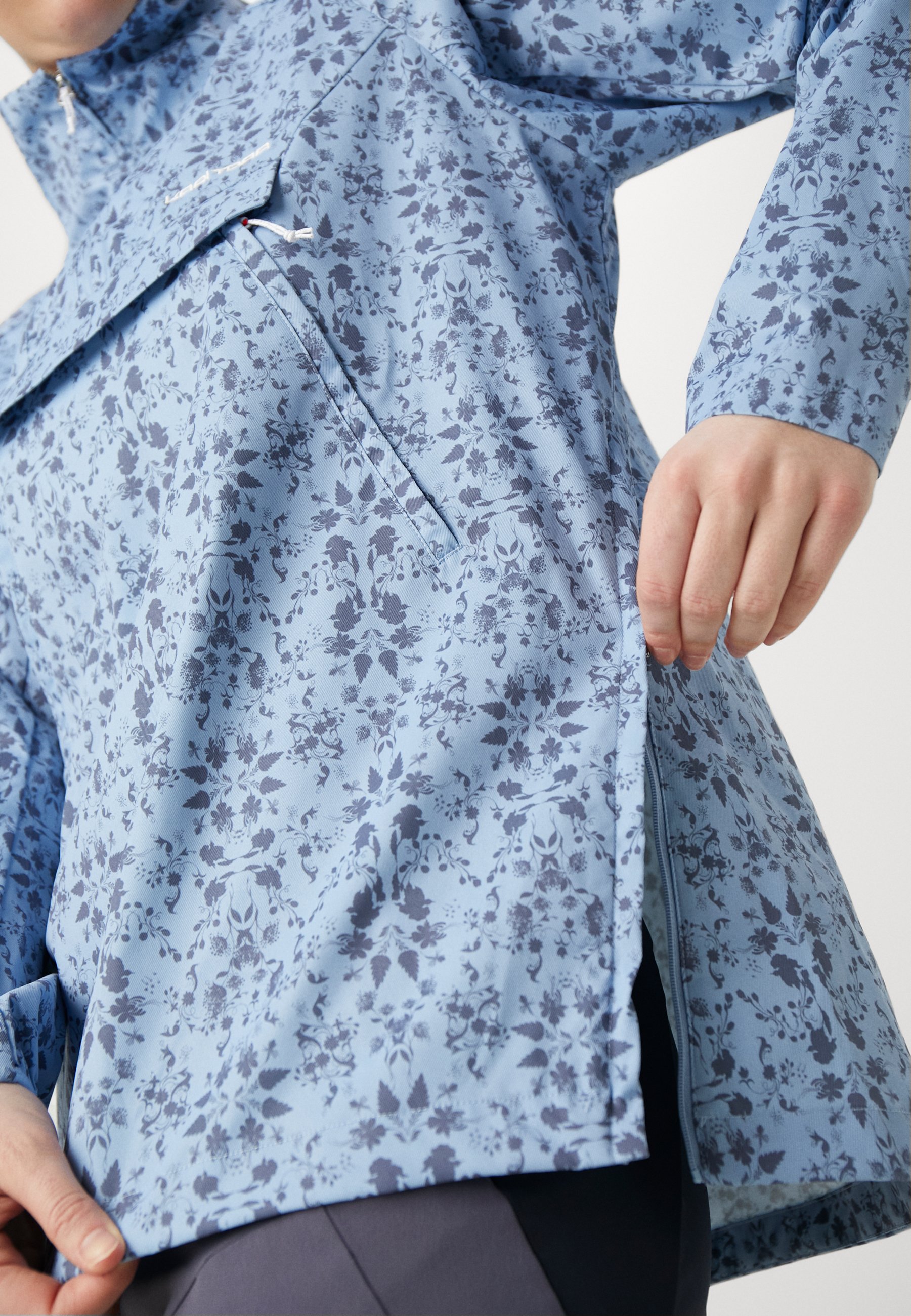Veste Imperméable Coupe-vent Kari Traa Bleue Taille M - Occasion Très Bon état Avec Quelques Taches
