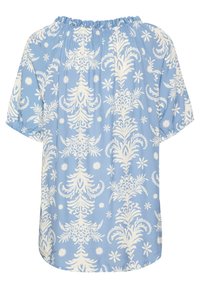 Ljusblå blus med vitt blommönster, med en elastisk halsringning och korta puffärmar; slät tyg och lös passform.