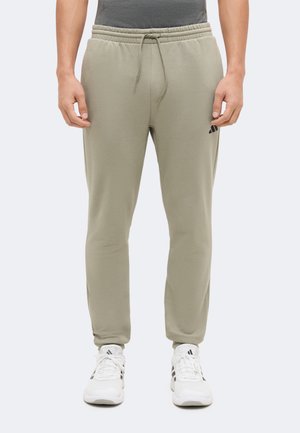adidas Sportswear, ESSENTIALS FEELCOZY PANTS - Pantalon de survêtement - silver pebble/black