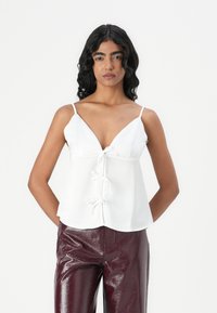 Vero Moda VMTESSA WIDE VINYL - Broek - winetasting