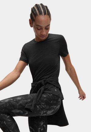 Marks & Spencer, SCOOP NECK FITTED T-SHIRT - T-Shirt basic - black