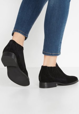 Kotníková obuv - black