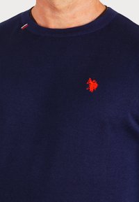 Thumbnail Image 4