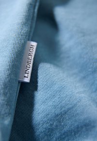 Lindbergh Printtipaita - lt iron blue