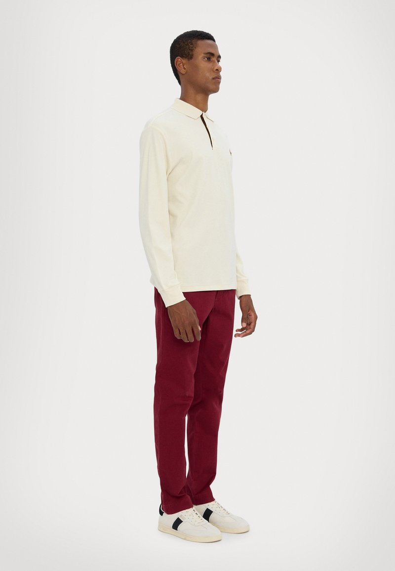 Polo Ralph Lauren CUSTOM SLIM FIT SOFT COTTON POLO SHIRT - Ilgarankovis viršutinės dalies drabužis - herbal milk