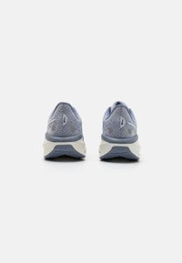 Nike Performance VOMERO - Chaussures de running sur route - ashen slate/metallic silver/light smoke grey/photon dust/racer blue/sail