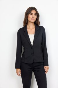 Schwarzer, taillierter Blazer mit einem Reverskragen, Ein-Knopf-Verschluss, langen Ärmeln und figurbetonter Passform, kombiniert mit einem weißen Top mit Spitzenbesatz.