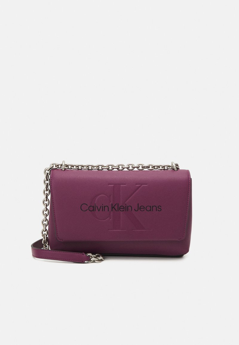 Calvin Klein Jeans SCULPTED FLAP MONO Across body bag amaranth