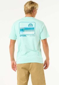 Unselected, light aqua
