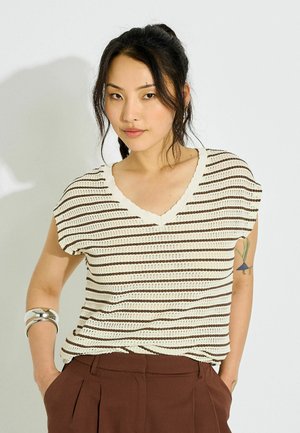 Grain de Malice, T-SHIRT RAYÉ EN MAILLE - T-shirt imprimé - ecru