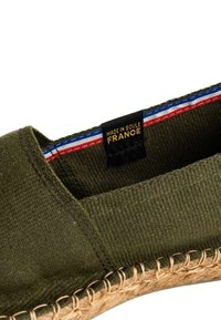 ART OF SOULE KAKI MAQUIS - Espadrilles - camo