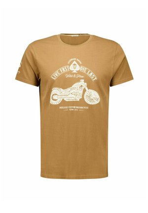 T-shirt marron avec graphique de moto blanc et texte indiquant "Live Fast Die Last, Wild & Free, Deeluxe Custom Motorcycle Est. 1974."